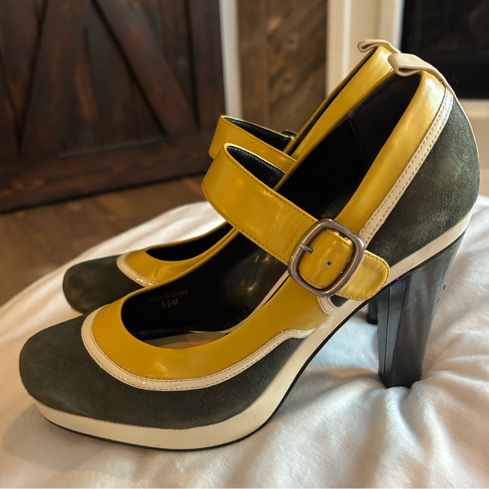❗️FINAL❗️Charles David Yellow and Green Block Heels with Straps 8.5